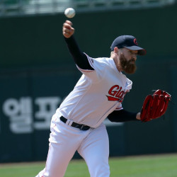 Lotte Giants, Dan Straily, Glenn Sparkman