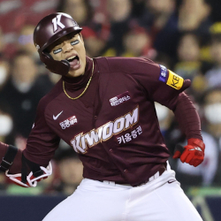 Kiwoom Heroes Tied the Series with LG Twins