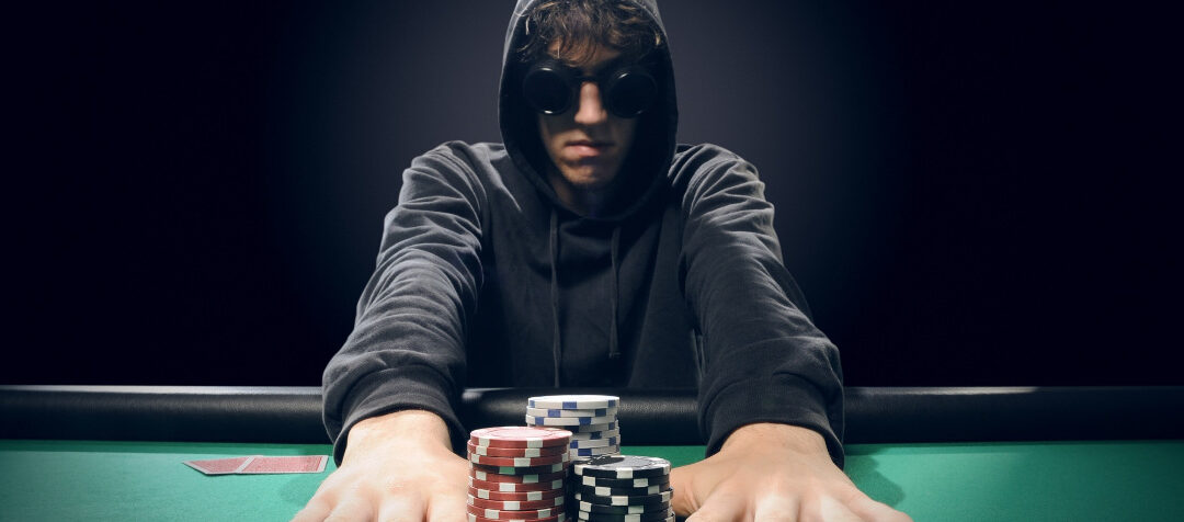 Bluffing Basics: When to Hold ‘Em and When to Fold ‘Em